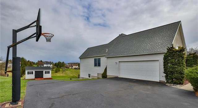 Photo of 4684 York Dr, North Whitehall Twp, PA 18069-2065