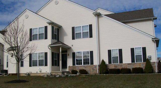 Photo of 142 Willow Dr, Palmer Twp, PA 18045-7477