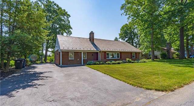 Photo of 4112 Hampshire Ct, South Whitehall Twp, PA 18104-3337