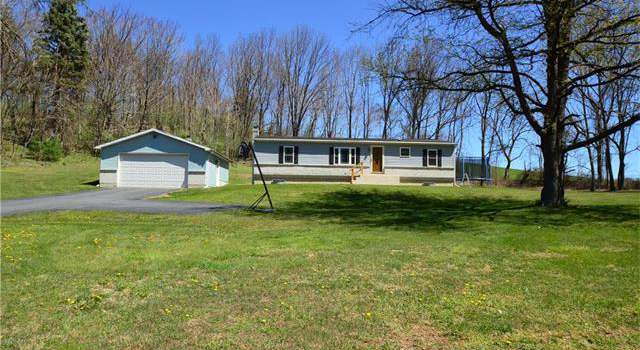 Photo of 11 View Dr, Lehigh Township, PA 18088-1223