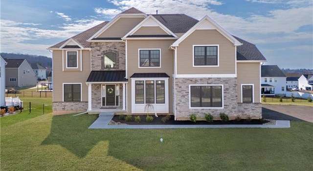 Photo of 2810 Hawk Valley Ct, Upper Saucon Twp, PA 18034