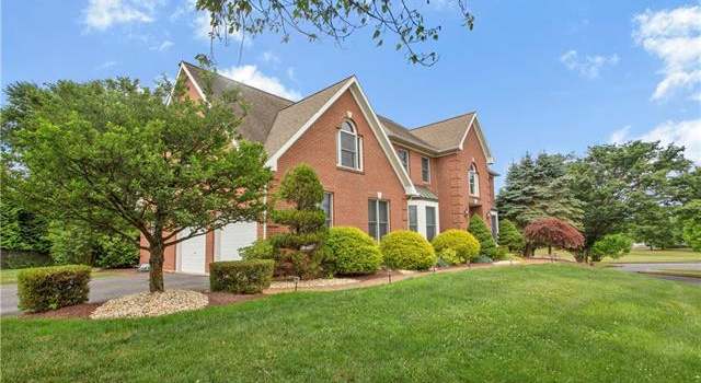 Photo of 34 Carousel Ln, Easton, PA 18045-3121