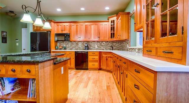 Photo of 227 Heather Ln, Bushkill Twp, PA 18064