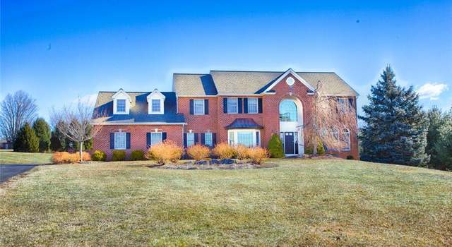 Photo of 227 Heather Ln, Bushkill Twp, PA 18064