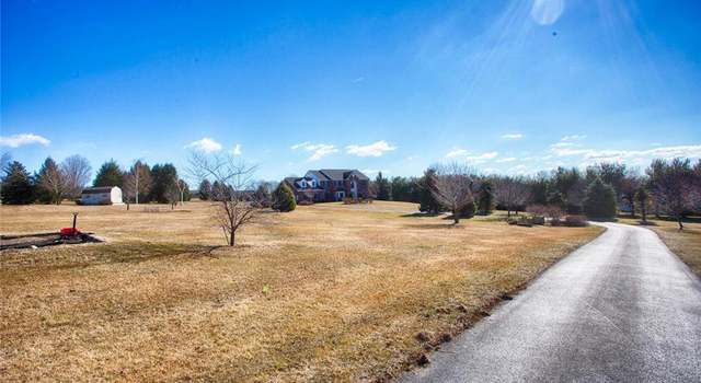Photo of 227 Heather Ln, Bushkill Twp, PA 18064