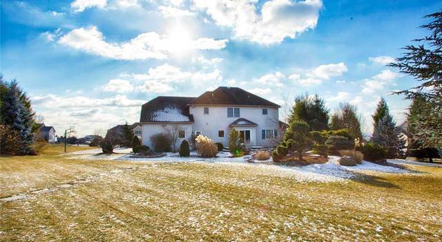 Photo of 224 Heather Ln, Bushkill Twp, PA 18064