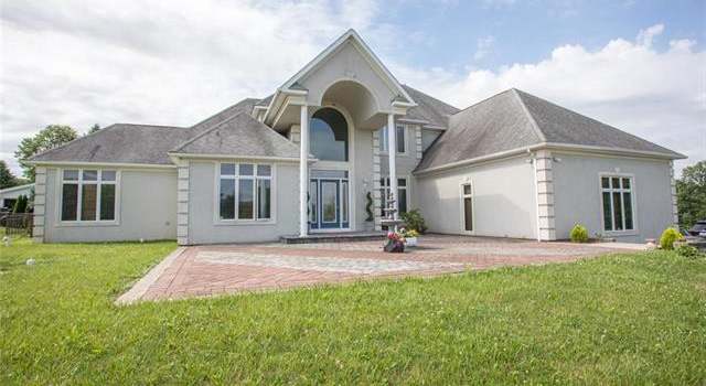 Photo of 2451 Southmoore Dr, Bath, PA 18014-9293