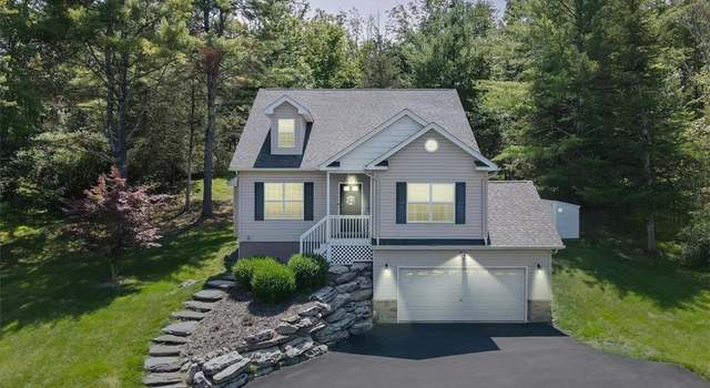 Photo of 401 Pierce Ln, Smithfield Twp, PA 18301