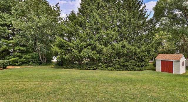 Photo of 1551 S Krocks Rd, Lower Macungie Twp, PA 18106-9628