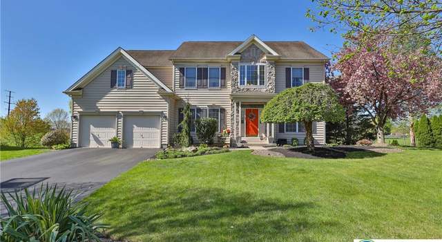 Photo of 5327 Greenbriar Dr, Bethlehem City, PA 18017