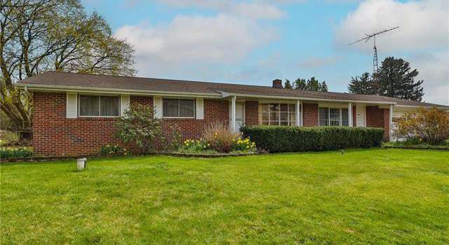 Photo of 5571 New St, Lower Macungie Twp, PA 18106