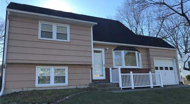 Photo of 2814 Hermitage Ave, Easton, PA 18045-2427