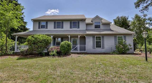 Photo of 3853 McIntosh Dr, North Whitehall Twp, PA 18069-2016