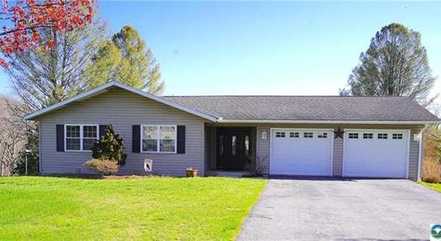 Photo of 1308 Pin Oak Ln, Slatington Borough, PA 18080-1106