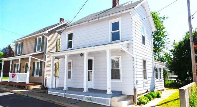 Photo of 17 S Spruce St, Nazareth Borough, PA 18064