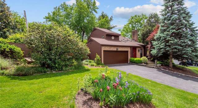 Photo of 4004 Westview Dr, South Whitehall Twp, PA 18104