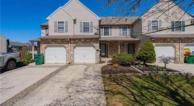 Photo of 1753 Pinewind Dr, Lower Macungie Twp, PA 18011-2709