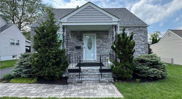 Photo of 432 Willow Rd, Hellertown Boro, PA 18055
