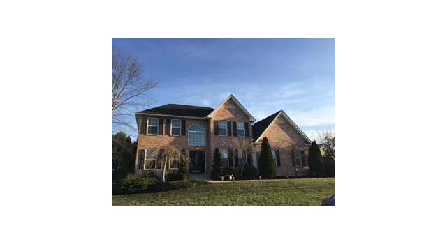 Photo of 970 Heather Ln, Easton, PA 18040-8276