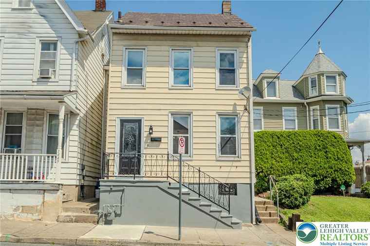 Photo of 1447 Ferry St Easton, PA 18042