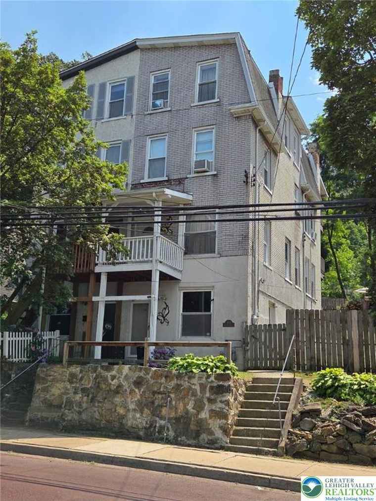 Photo of 704 William St Bethlehem City, PA 18015