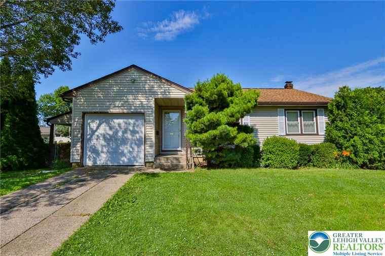 Photo of 2919 Mission Rd Bethlehem City, PA 18017