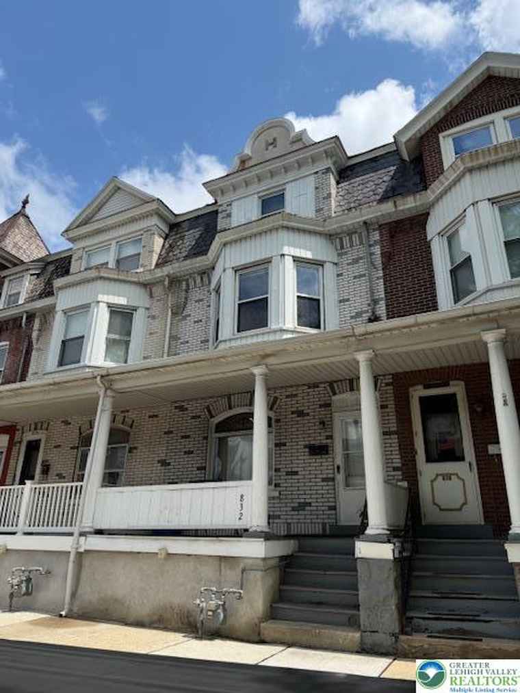Photo of 832 Center St Bethlehem City, PA 18018