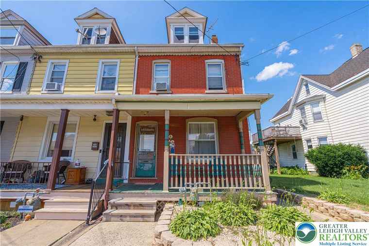 Photo of 1047 Jackson St Easton, PA 18042