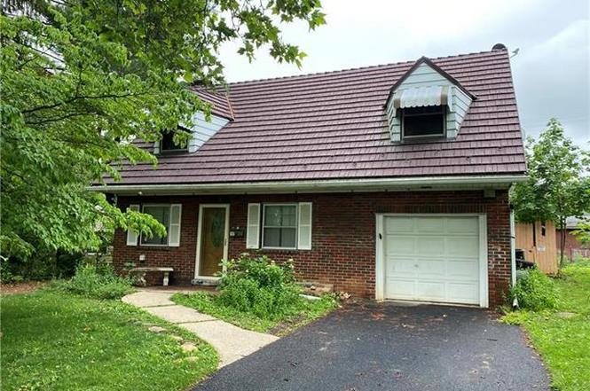 650 Evergreen St, Emmaus Borough, PA 18049-3112 | MLS# 670060 | Redfin