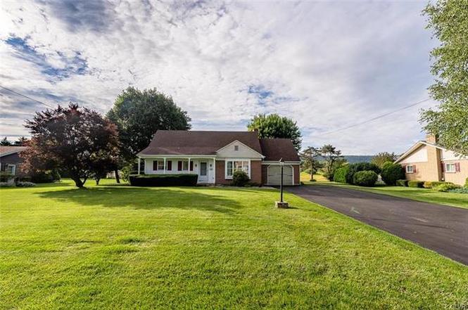 3617 E Grant St, Slatington Borough, Pa 18080-3419 