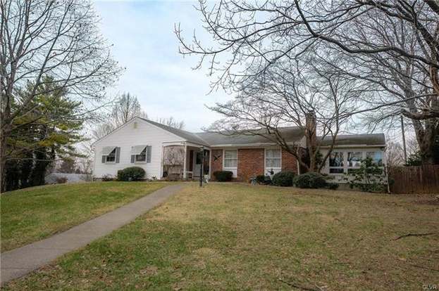 534 Red Barn Dr Forks Twp Pa 18040 7245 Mls 632402 Redfin