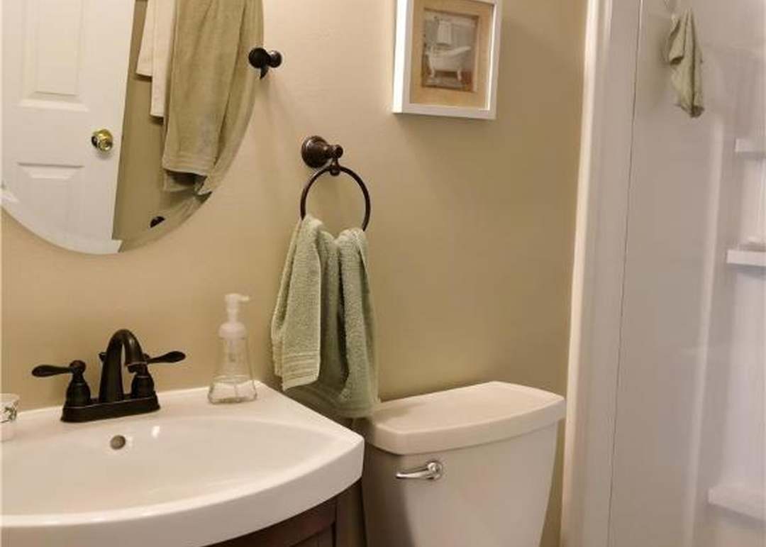 2242 Juniper Dr, North Whitehall Twp, PA 18037