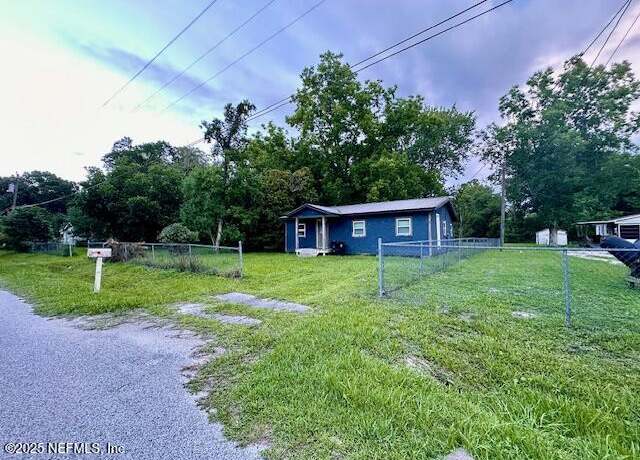 Property at 426 Davis St, Starke, FL 32091, 3 beds, 1 bath