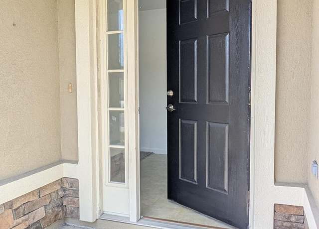 Property at 6719 Royal Leaf Ln, Jacksonville, FL 32244, 4 beds, 2 baths
