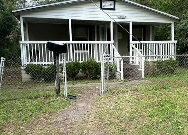 Property at 2718 Pearce St, Jacksonville, FL 32209, 3 beds, 2 baths