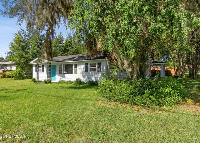Property at 203 Highland Ave S, Green Cove Springs, FL 32043, 3 beds, 2 baths