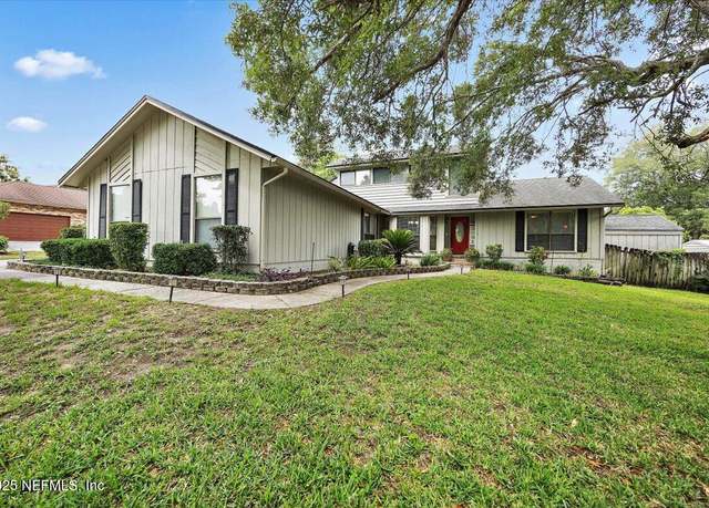 Property at 902 Lakeridge Dr, Orange Park, FL 32065, 3 beds, 2 baths