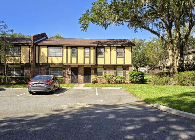 Property at 8200 Oxford Forest Dr, Jacksonville, FL 32217, 3 beds, 2.5 baths
