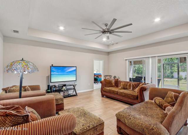 Property at 10045 Lemon Grass Ln, Jacksonville, FL 32219, 4 beds, 2 baths