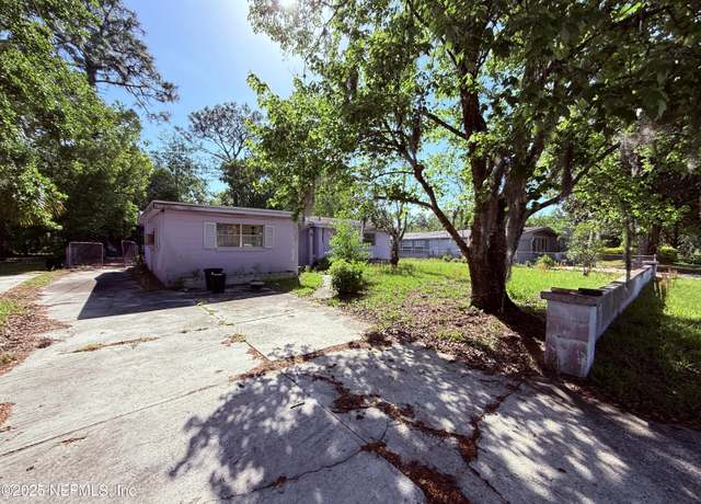 Property at 9019 Greenleaf Rd, Jacksonville, FL 32208, 3 beds, 2 baths