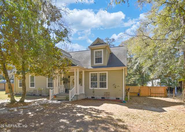 Property at 111 Bent Oak Ln, Palatka, FL 32177, 4 beds, 3 baths