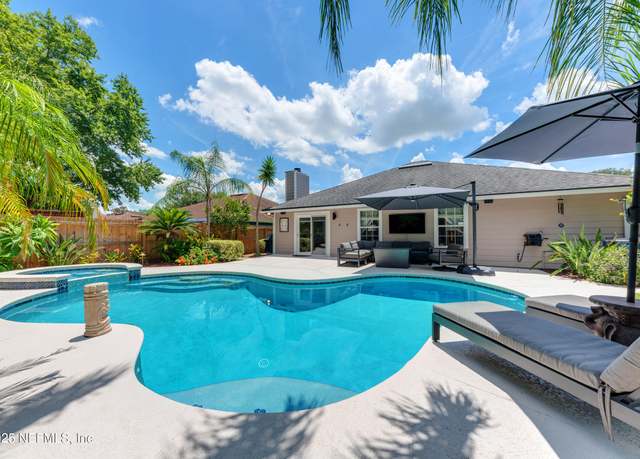 Property at 12381 Apple Leaf Dr, Jacksonville, FL 32224, 3 beds, 2 baths
