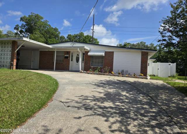 Property at 7717 Knoll Dr N, Jacksonville, FL 32221, 3 beds, 2 baths