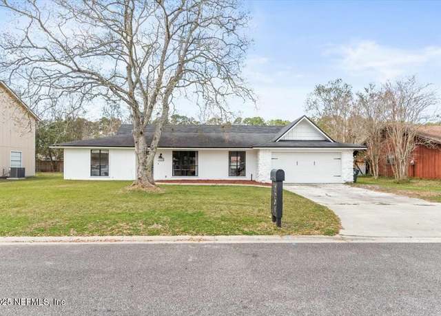 Property at 2204 Chablis Ct W, Orange Park, FL 32073, 4 beds, 3 baths