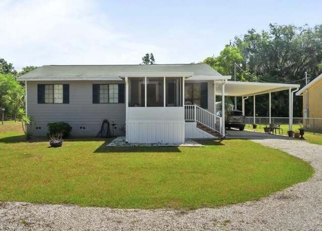 Property at 210 Pine St, East Palatka, FL 32131, 3 beds, 1 bath