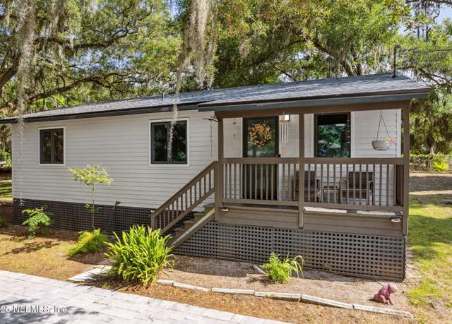 Property at 724 N 14th St, Fernandina Beach, FL 32034, 3 beds, 2 baths