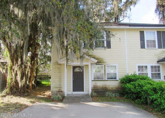 Property at 5350 Arlington Rd #2, Jacksonville, FL 32211, 3 beds, 2.5 baths