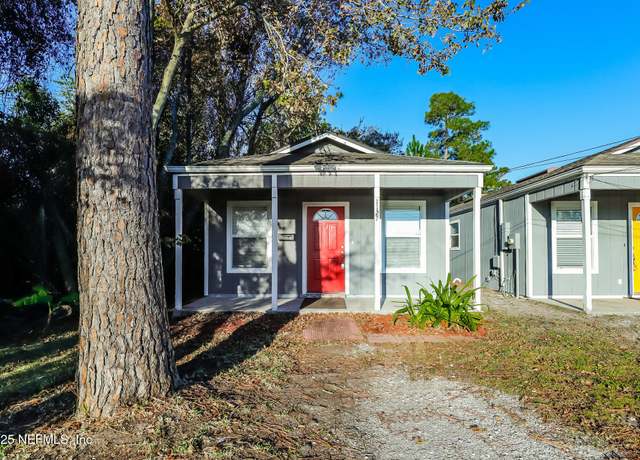 Property at 1127 S 11th St, Fernandina Beach, FL 32034, 3 beds, 2 baths