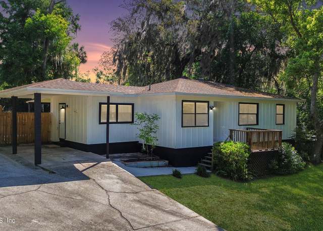 Property at 1403 15th St, Palatka, FL 32177, 3 beds, 1 bath