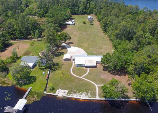 Property at 114 Evergreen Ct, Interlachen, FL 32148, 4 beds, 3.5 baths
